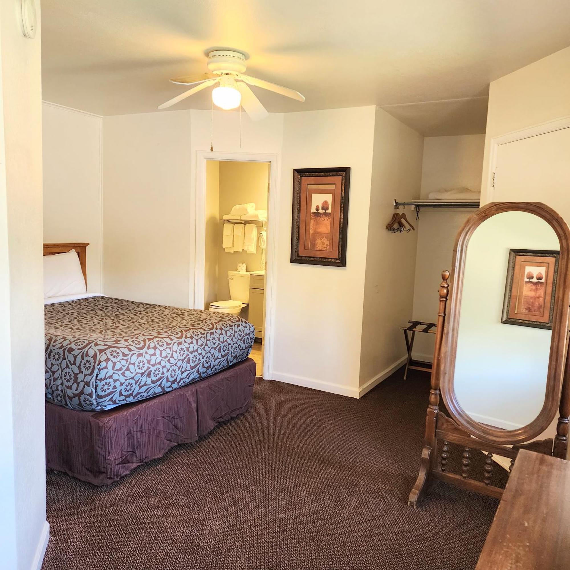 Canyon Motel Near Rocky Mountain National Park ฮ็อตซัลเฟอร์สปริงส์ ภายนอก รูปภาพ