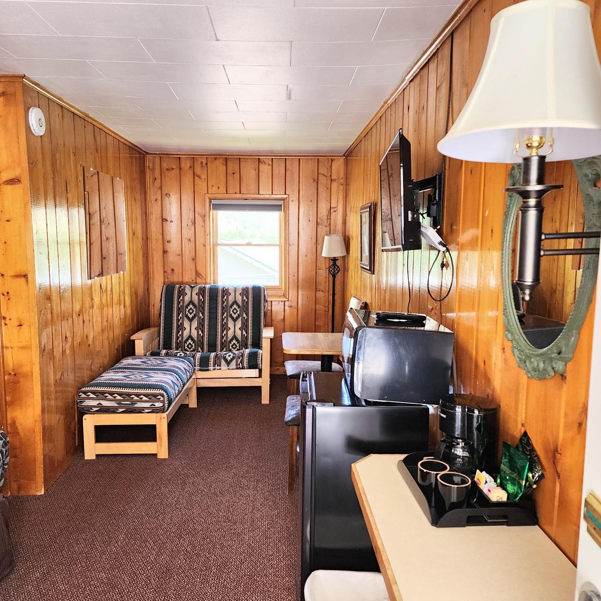 Canyon Motel Near Rocky Mountain National Park ฮ็อตซัลเฟอร์สปริงส์ ภายนอก รูปภาพ