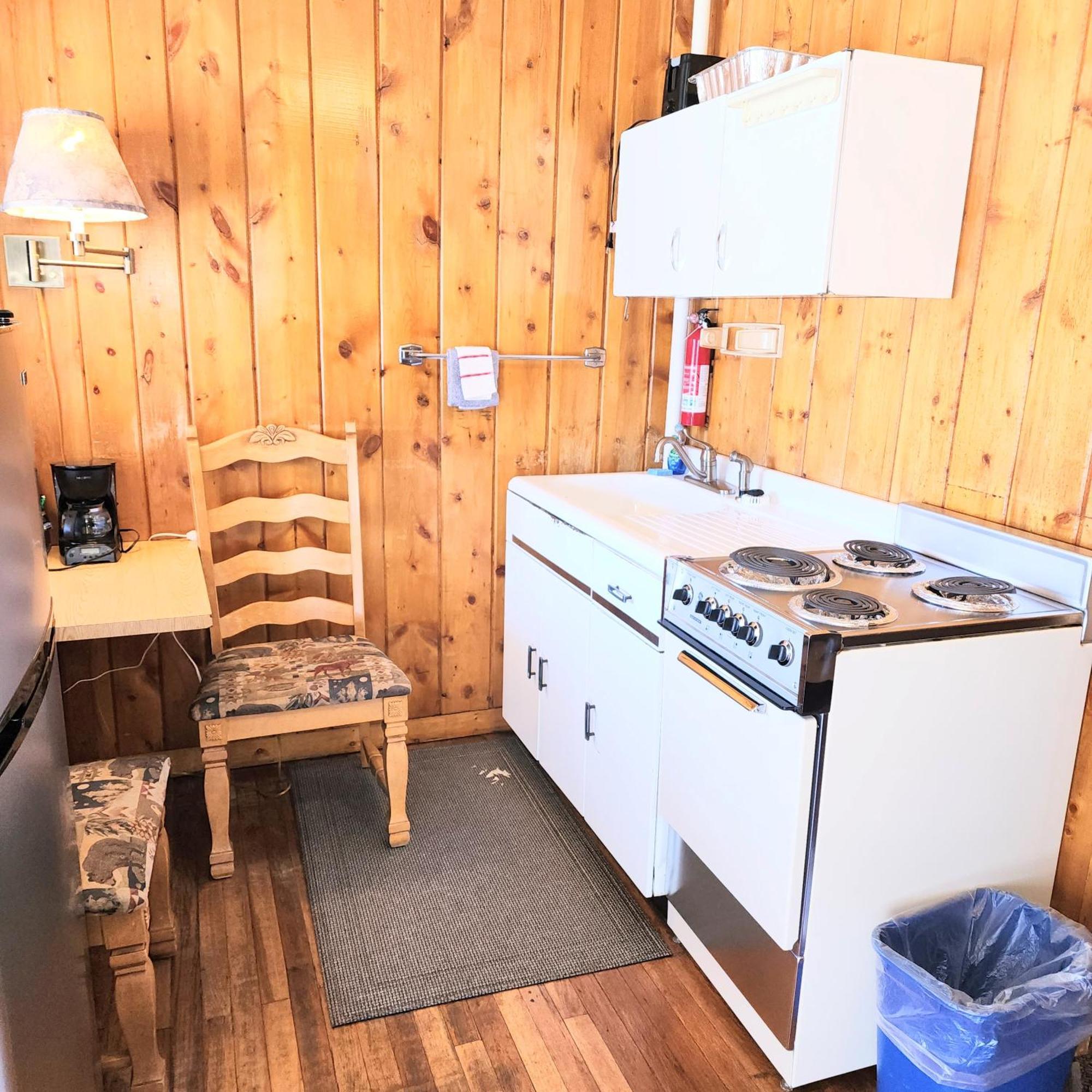 Canyon Motel Near Rocky Mountain National Park ฮ็อตซัลเฟอร์สปริงส์ ภายนอก รูปภาพ