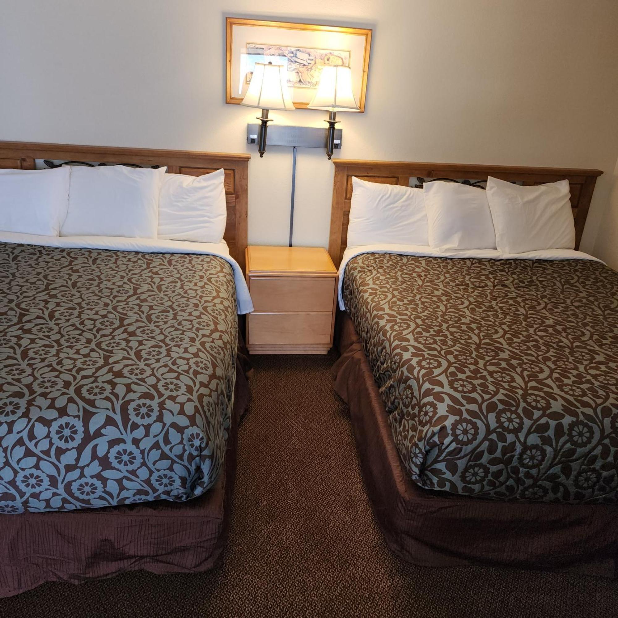 Canyon Motel Near Rocky Mountain National Park ฮ็อตซัลเฟอร์สปริงส์ ภายนอก รูปภาพ