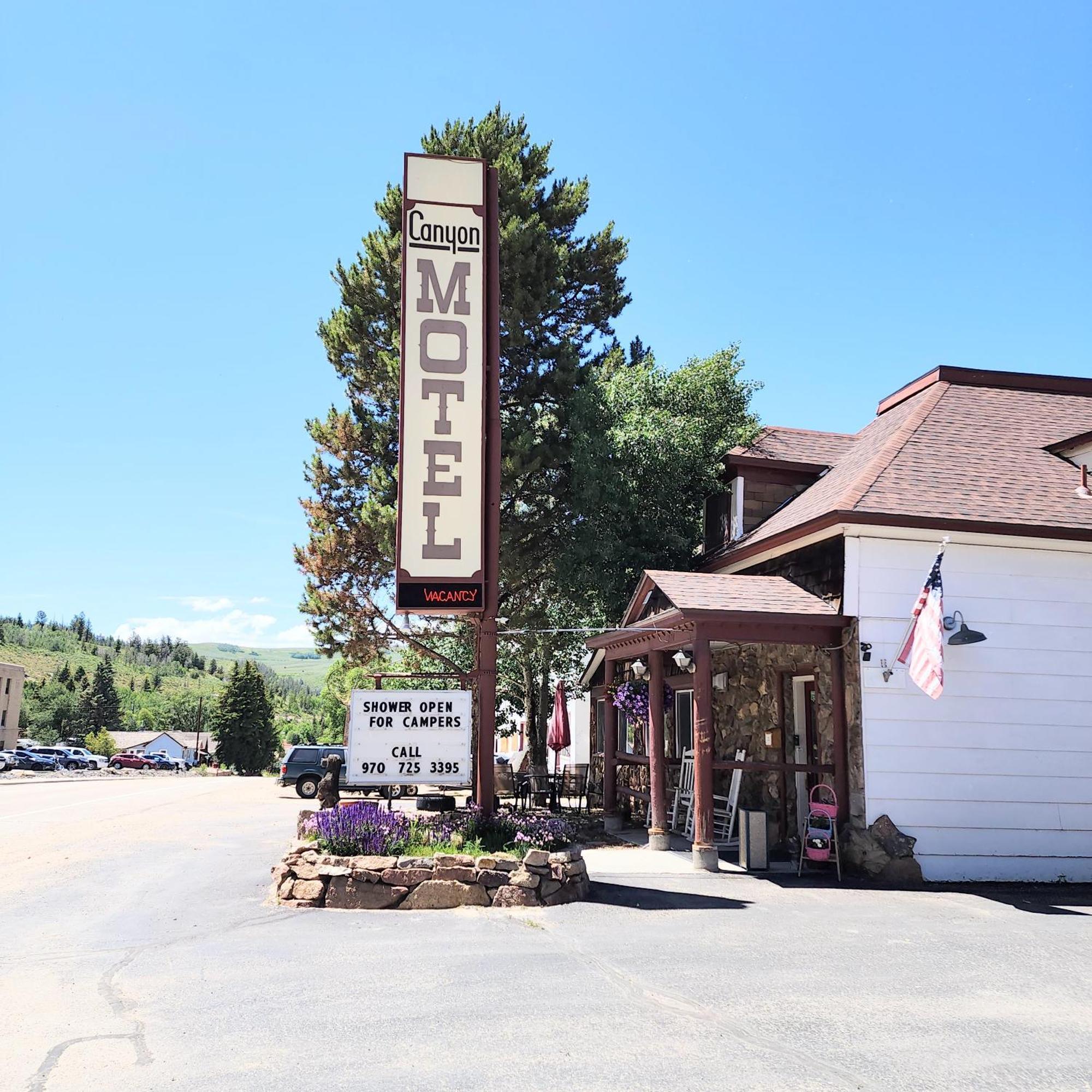 Canyon Motel Near Rocky Mountain National Park ฮ็อตซัลเฟอร์สปริงส์ ภายนอก รูปภาพ