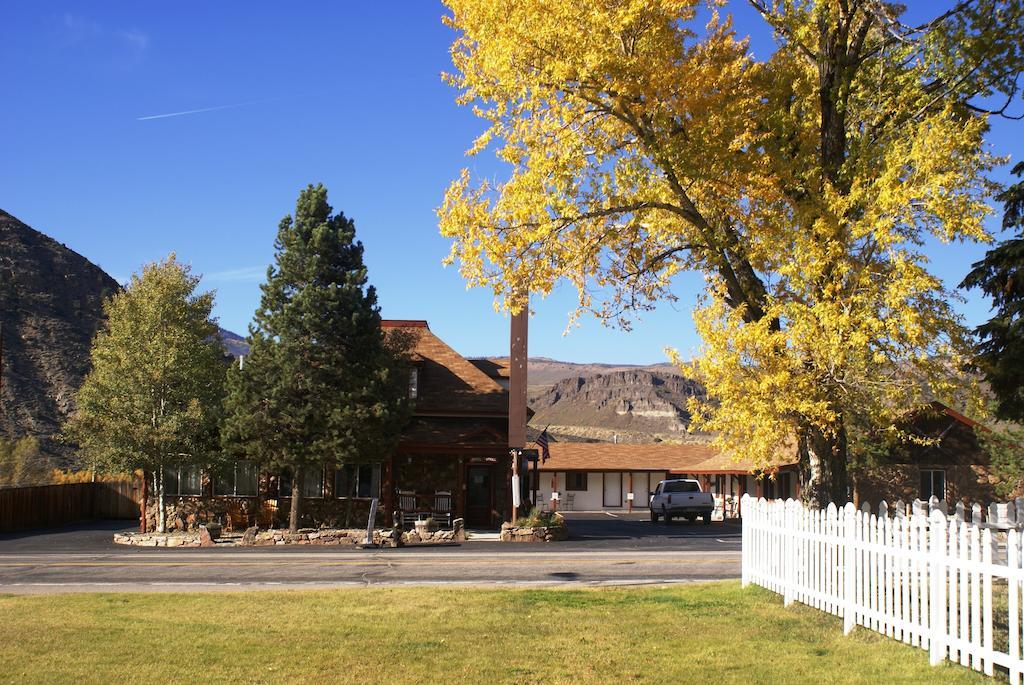 Canyon Motel Near Rocky Mountain National Park ฮ็อตซัลเฟอร์สปริงส์ ภายนอก รูปภาพ